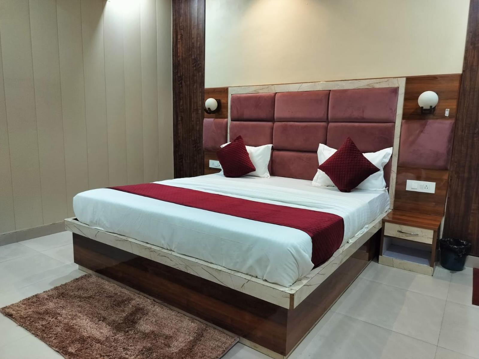 The Five Dimension Apartment Agra  Bagian luar foto