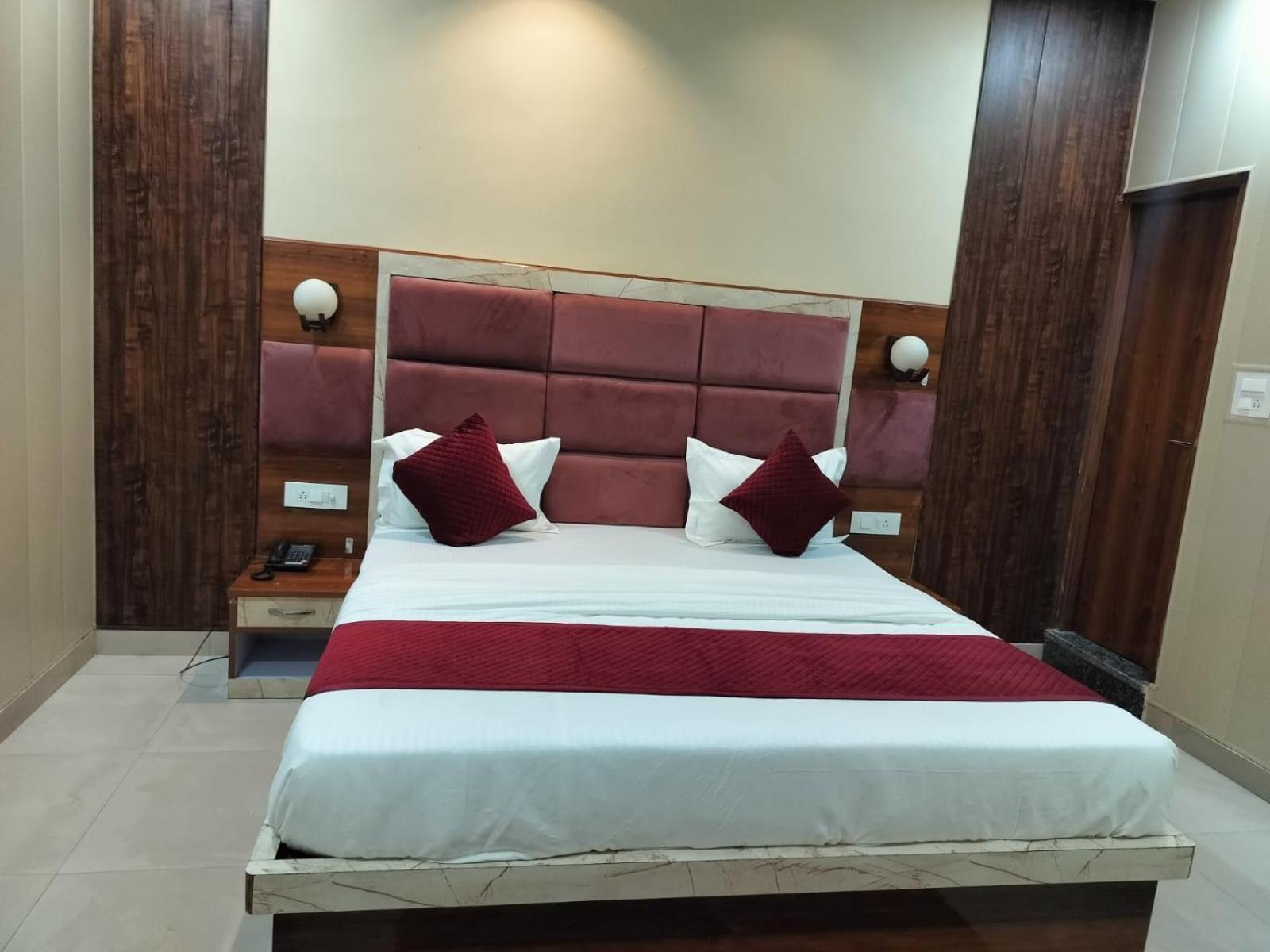 The Five Dimension Apartment Agra  Bagian luar foto