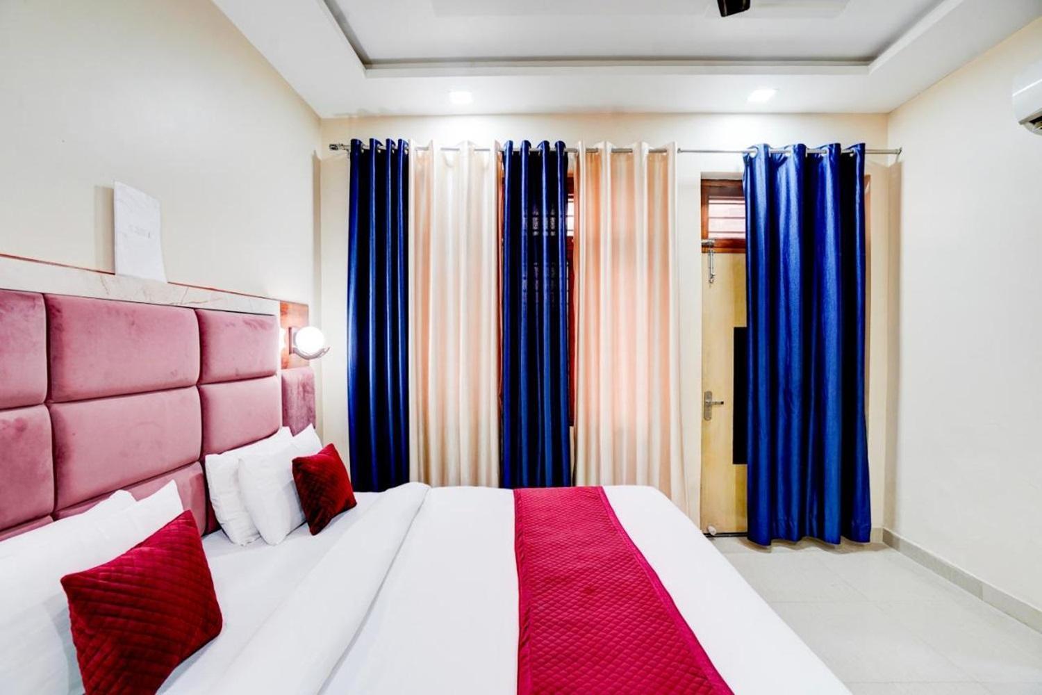 The Five Dimension Apartment Agra  Bagian luar foto