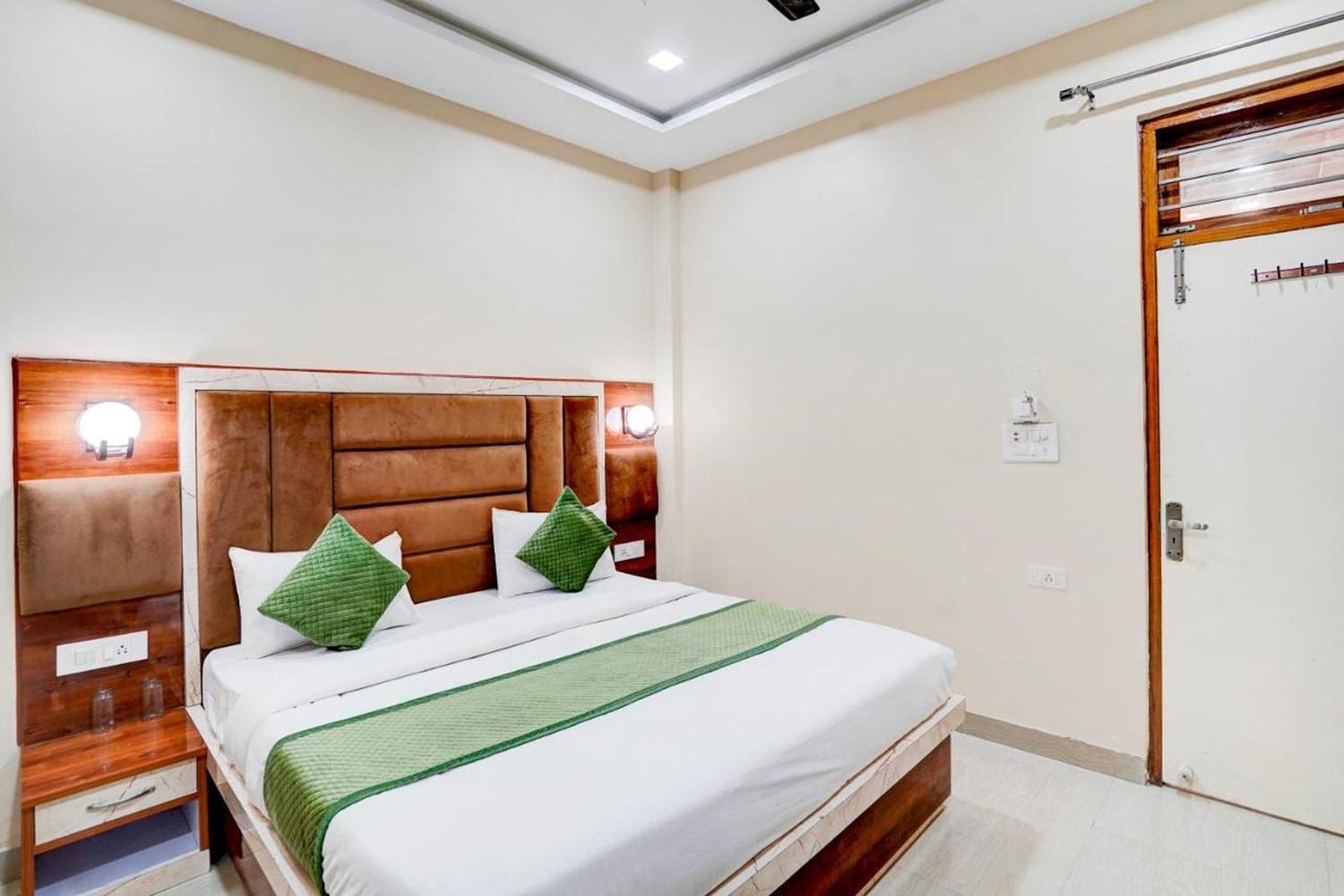 The Five Dimension Apartment Agra  Bagian luar foto
