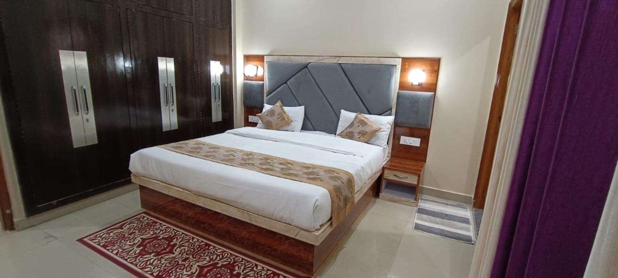 The Five Dimension Apartment Agra  Bagian luar foto