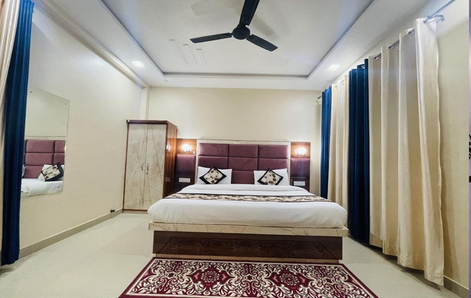 The Five Dimension Apartment Agra  Bagian luar foto