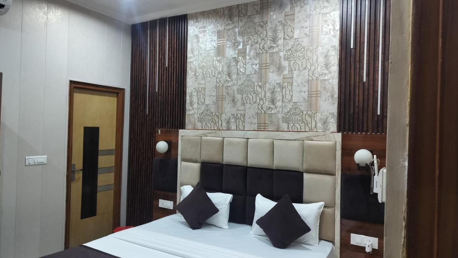 The Five Dimension Apartment Agra  Bagian luar foto