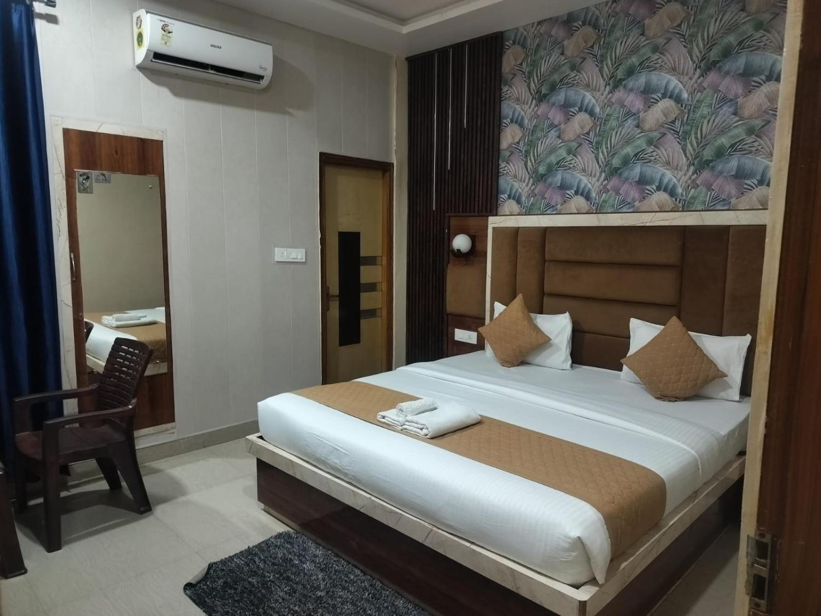 The Five Dimension Apartment Agra  Bagian luar foto