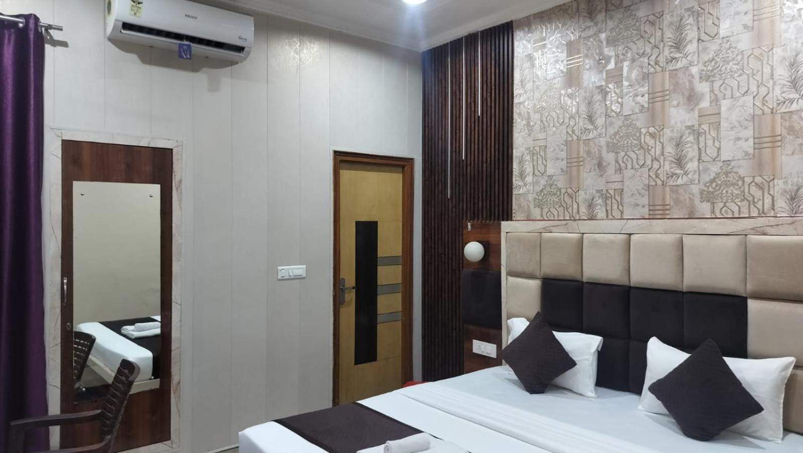The Five Dimension Apartment Agra  Bagian luar foto